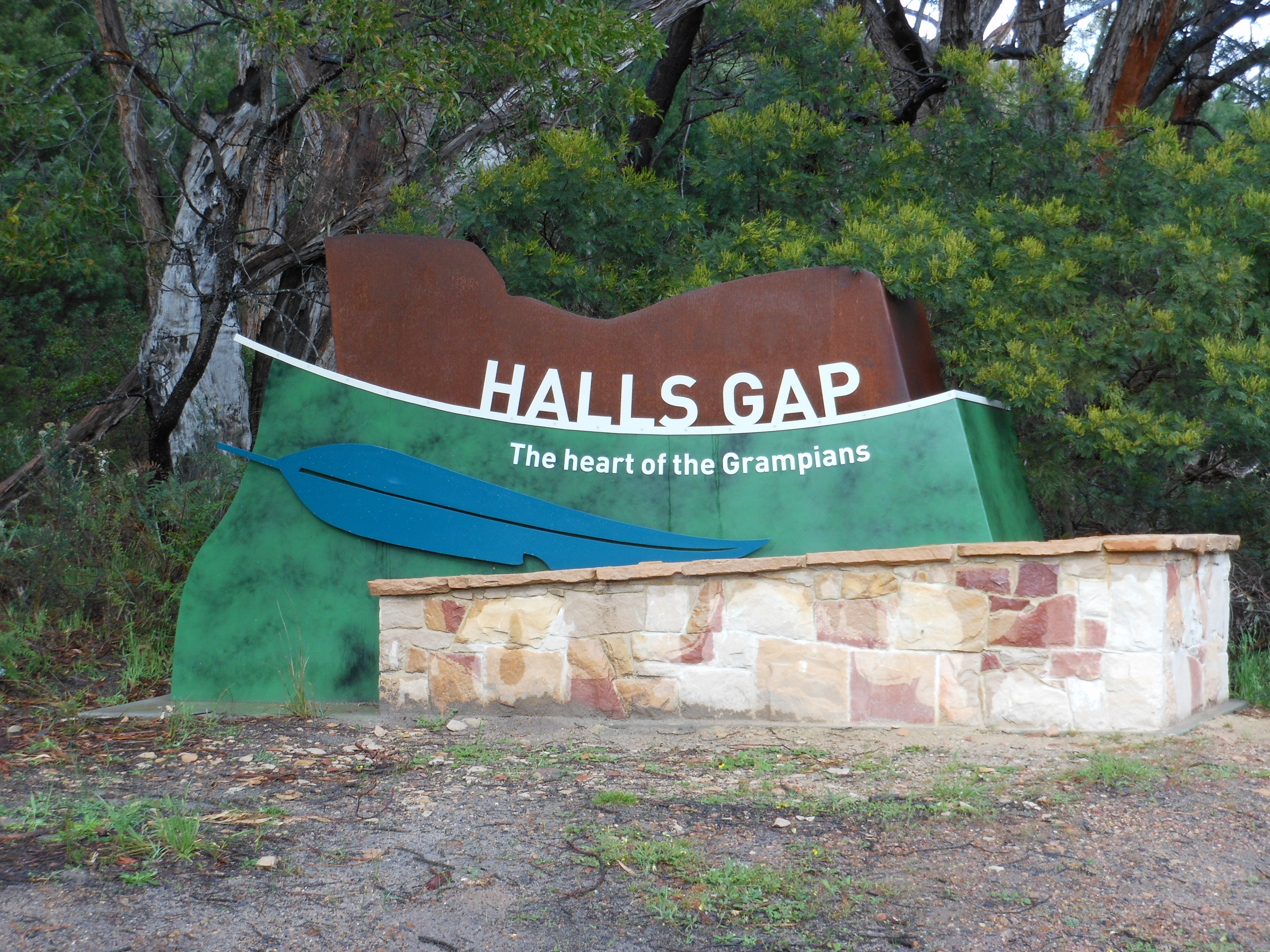 entrance to halls gap town centre