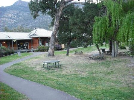 stoney creek shops halls gap